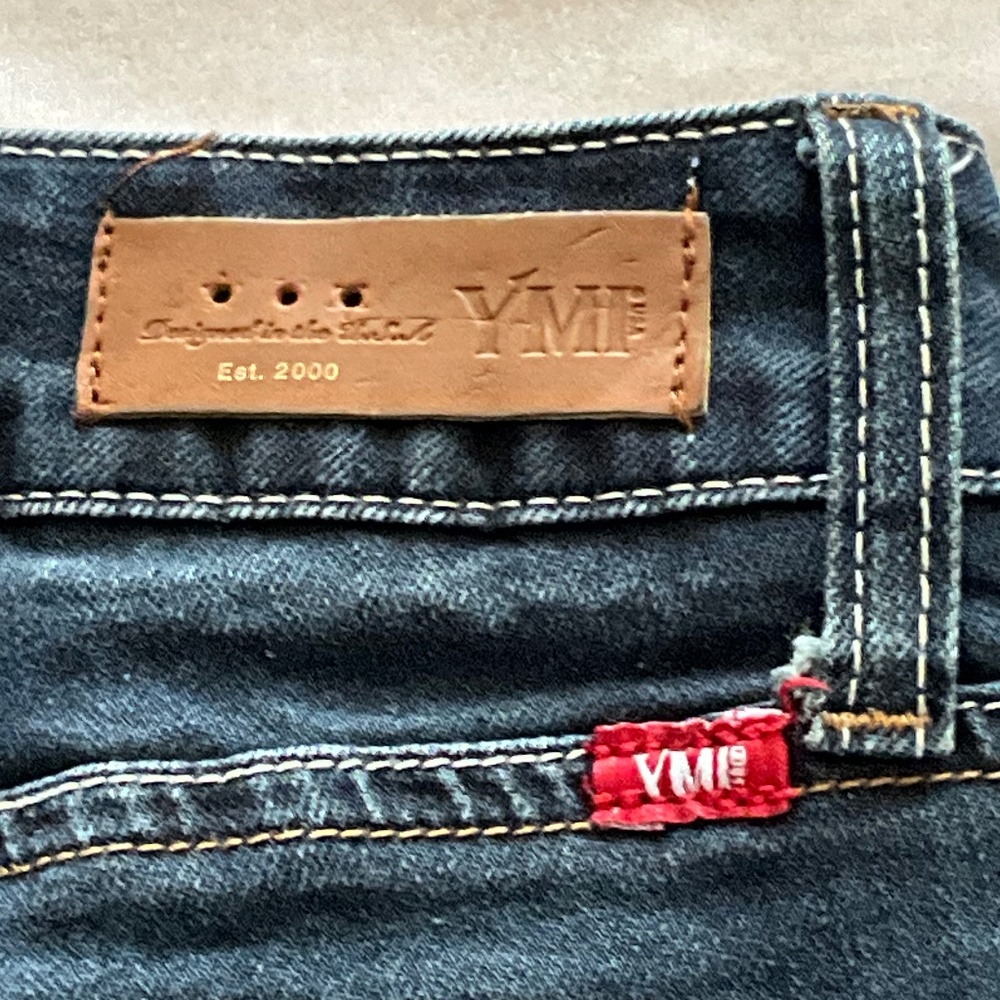 YMI Distressed Jeans size 9 - Picture 9 of 15